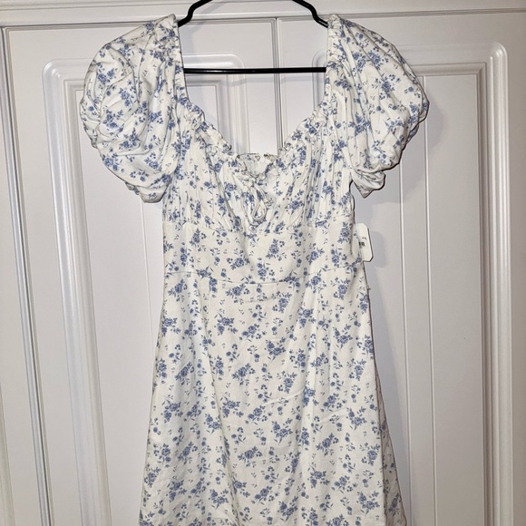 Altar’d State Clara Ivory Blue Floral Puff Sleeve Mini Dress – NWT – Size S - Picture 3 of 4